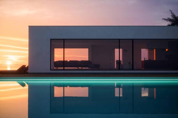 Color and Light Trends: Transforming the Aesthetics of Modern Swimming Pools